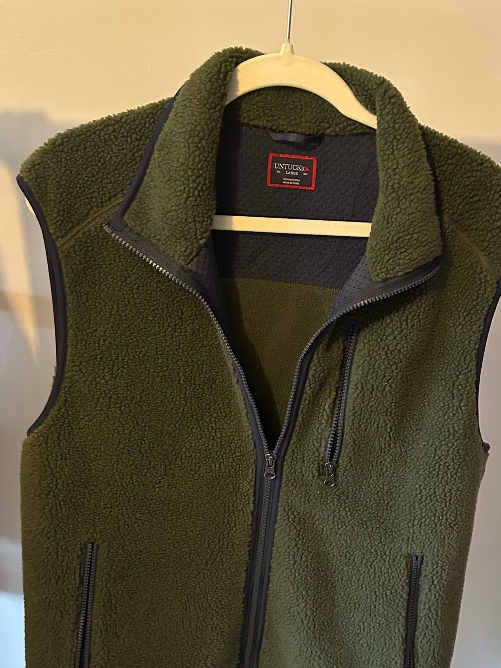 UNTUCKit Olive Green Sherpa Fleece Zip Vest
